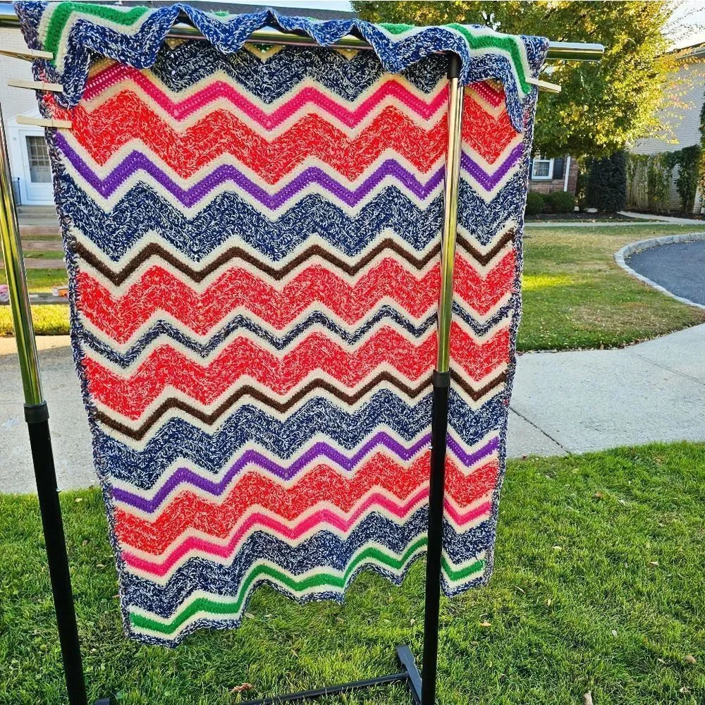 VTG Zig Zag Chevron Handmade Multicolored Wool Afghan Sofa Throw.